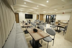 thumbnail: Restaurant