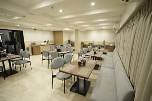 thumbnail: Restaurant