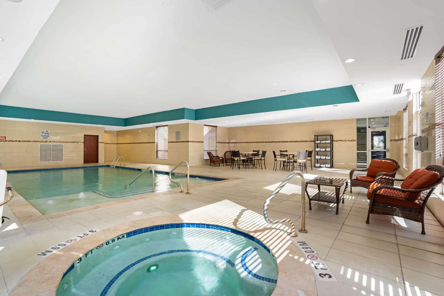 Swimming pool-spa