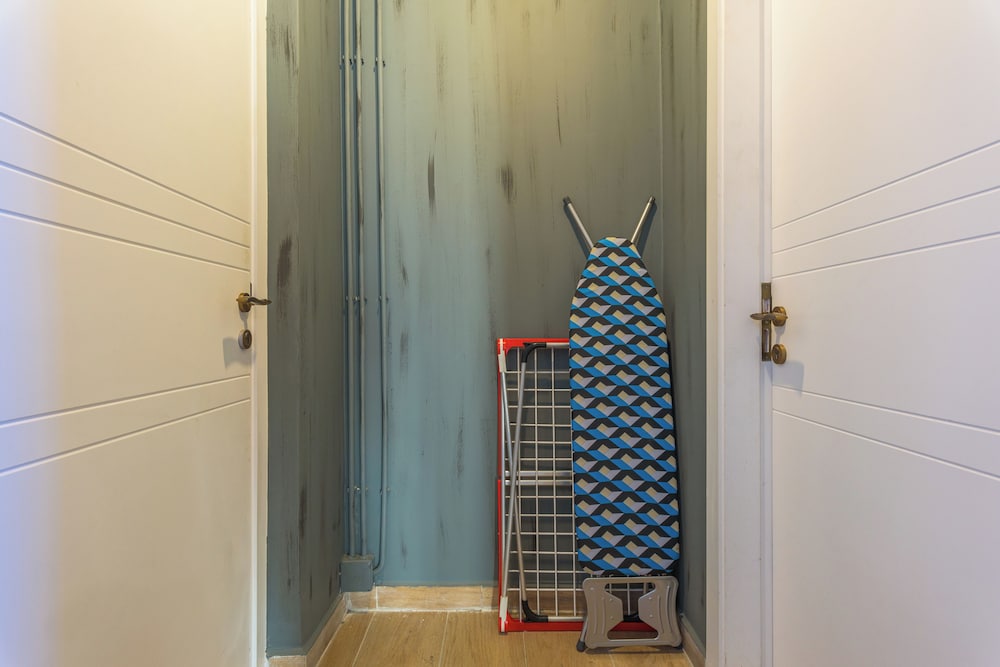 Iron/ironing board
