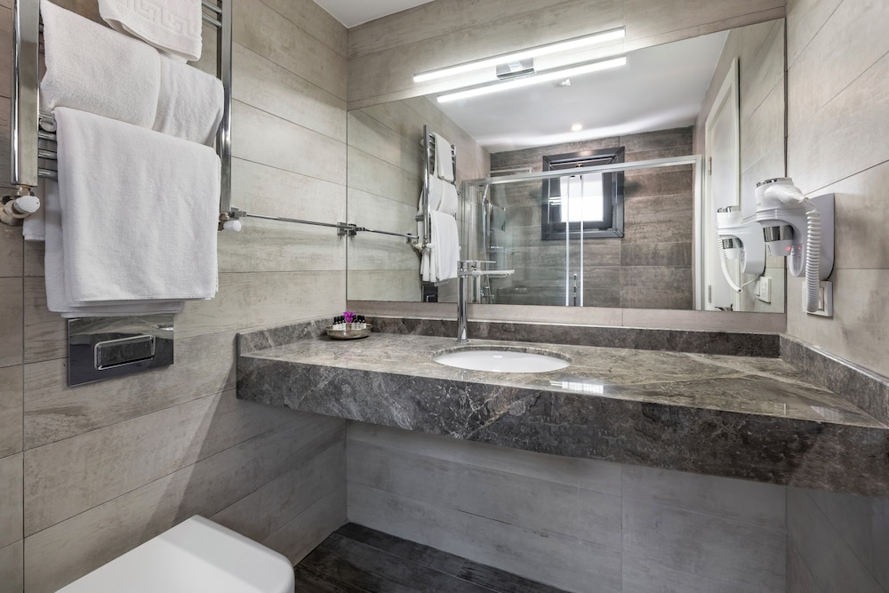 Bathroom amenities