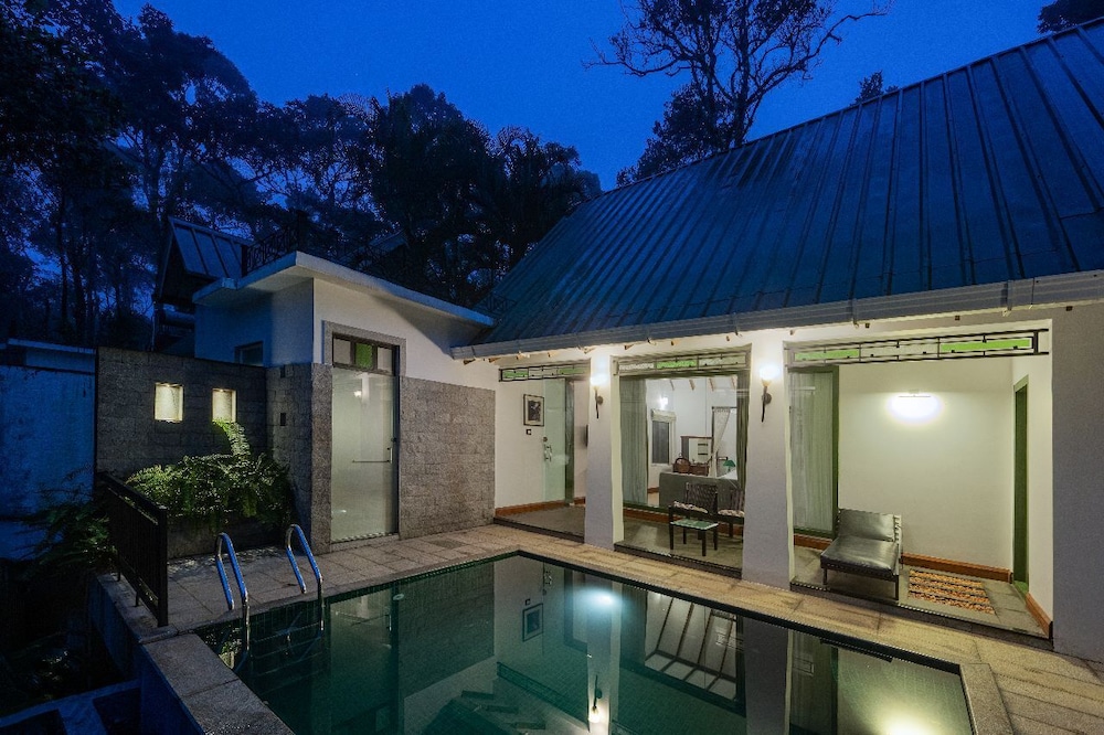 Private pool