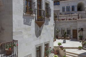 thumbnail: Exterior