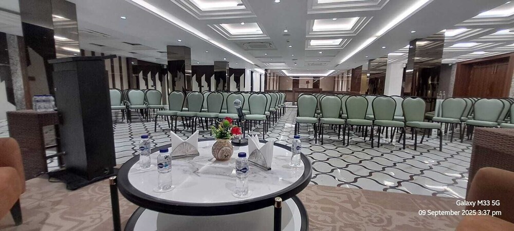 Banquet hall