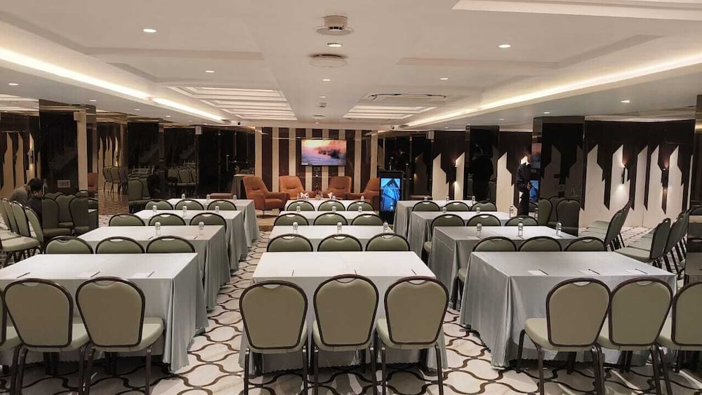 Banquet hall