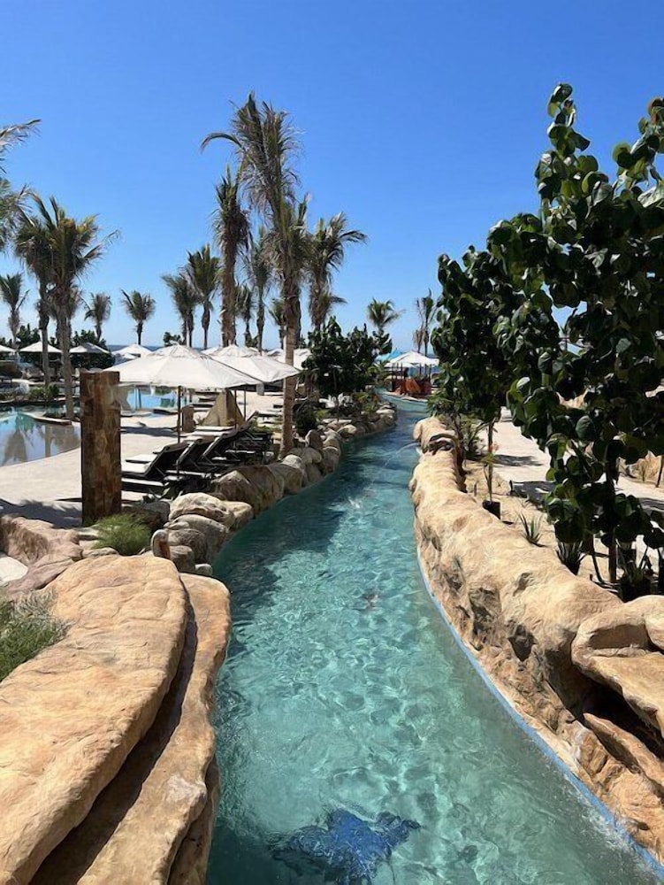 Pool waterfall