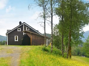 thumbnail: Exterior