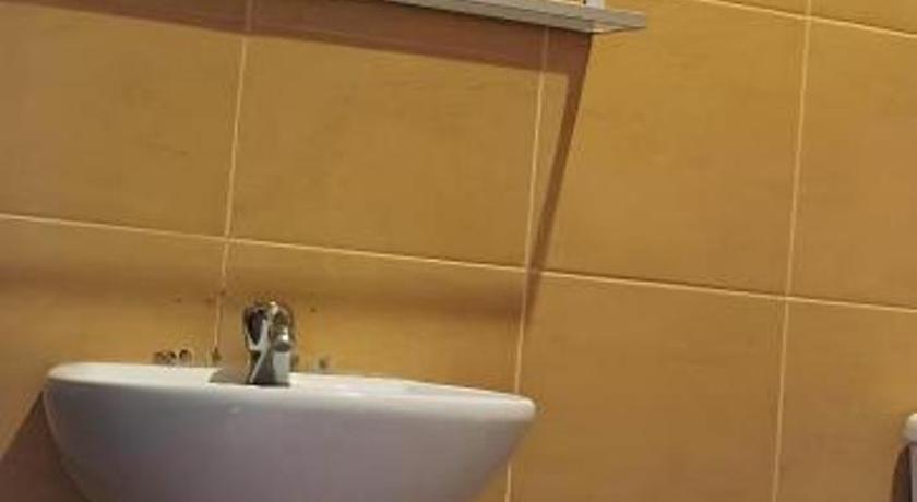 883787659.jpg