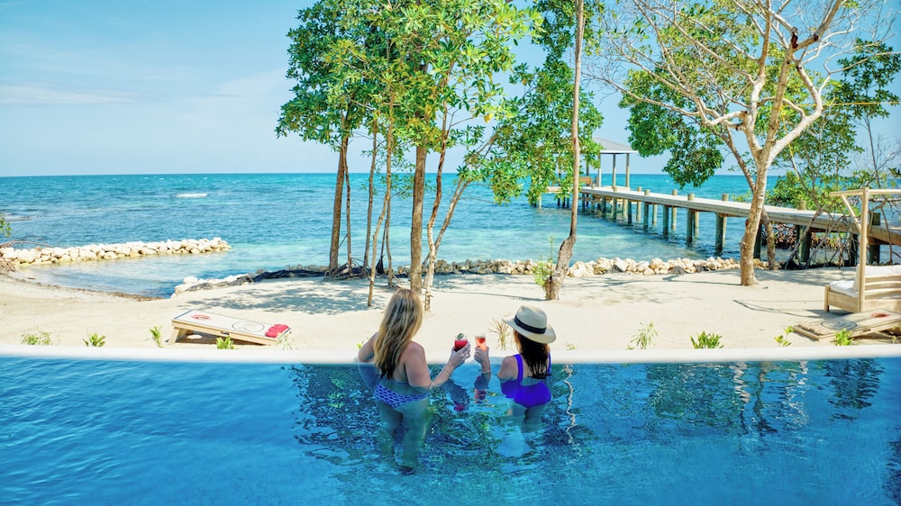 Infinity pool