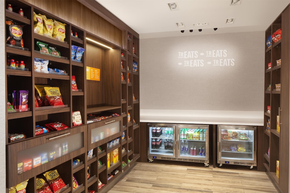 Snack bar