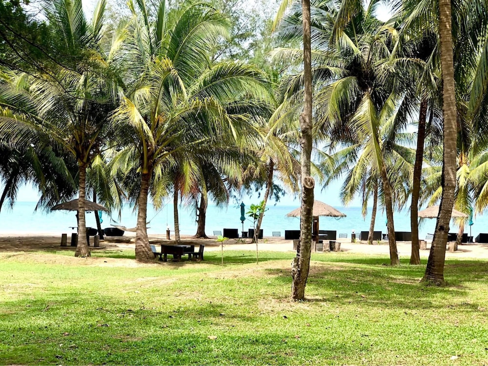 Beach/ocean view