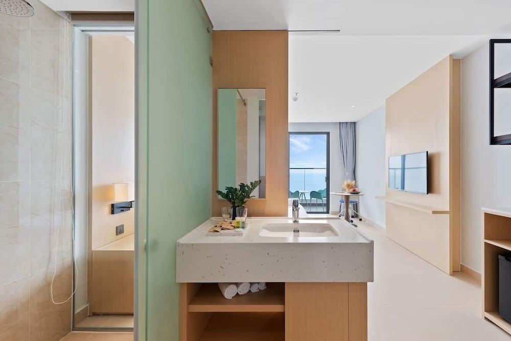 Bathroom sink