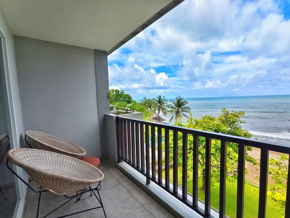 Beach/ocean view