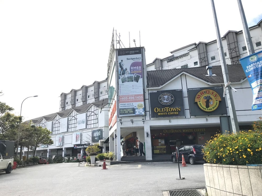 Shopping mall