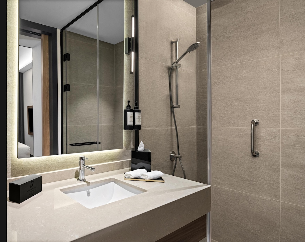 Bathroom shower