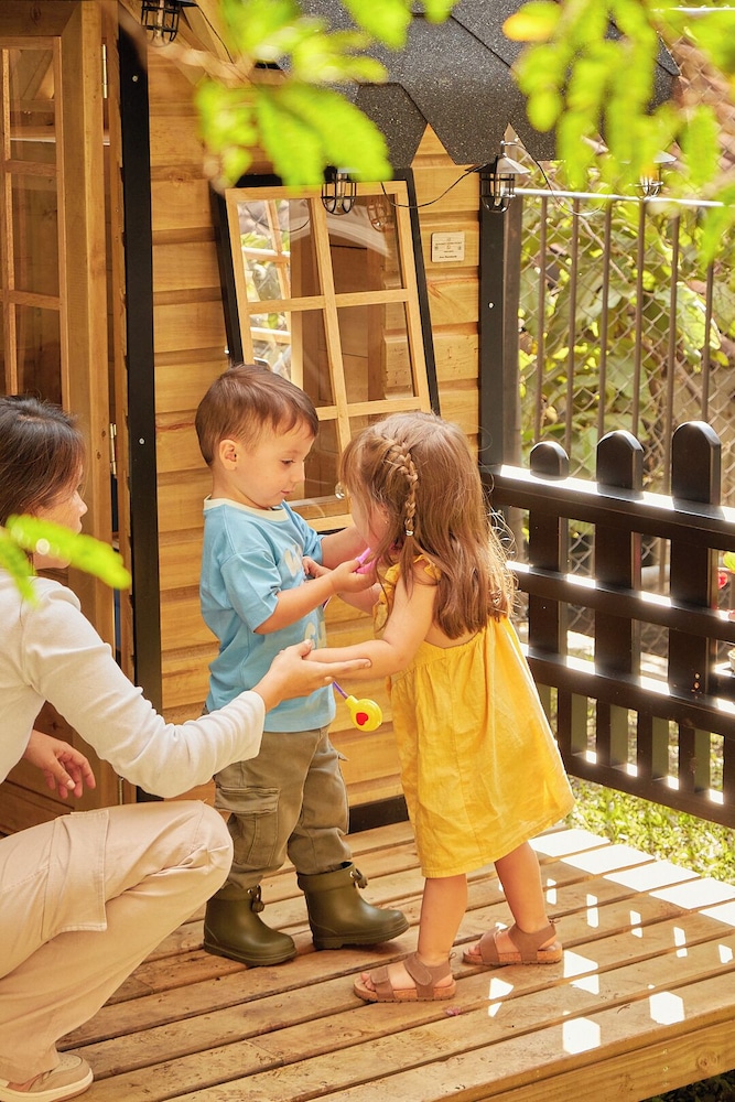 Children's play area - outdoor