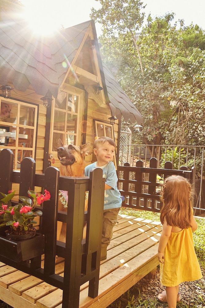 Children's play area - outdoor
