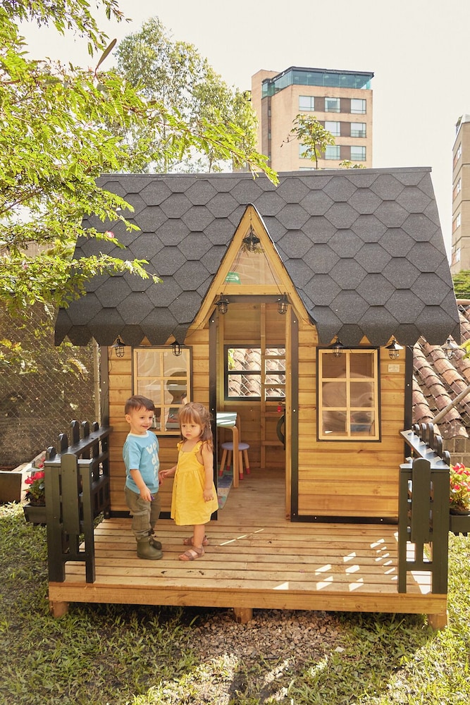 Children's play area - outdoor