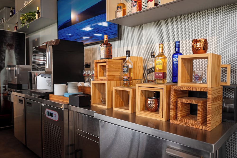 Sports bar