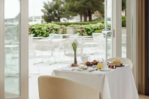 thumbnail: Restaurant