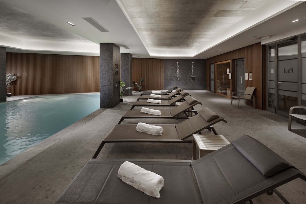 Swimming pool-spa