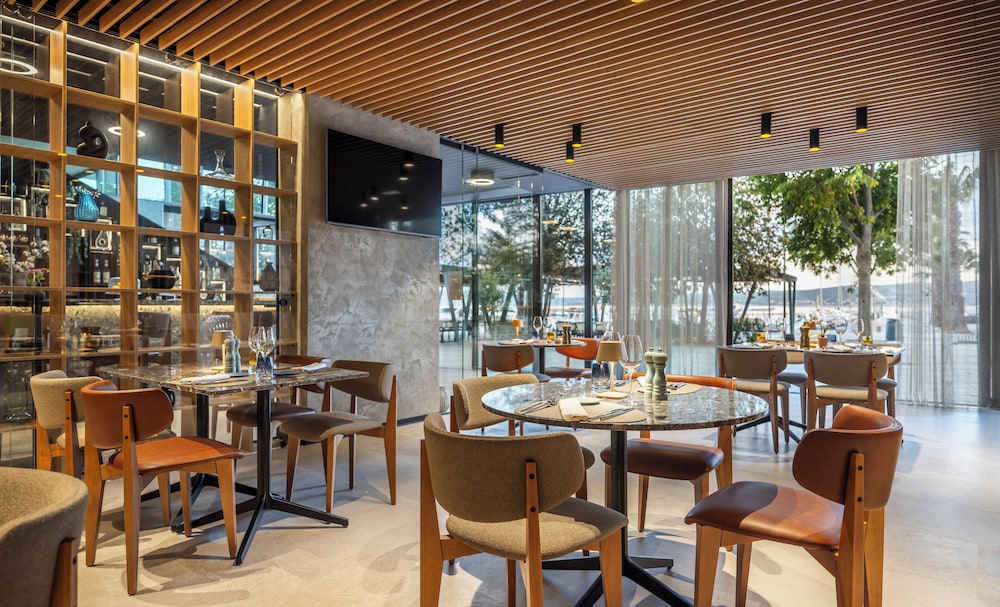 Restaurant-cafeteria