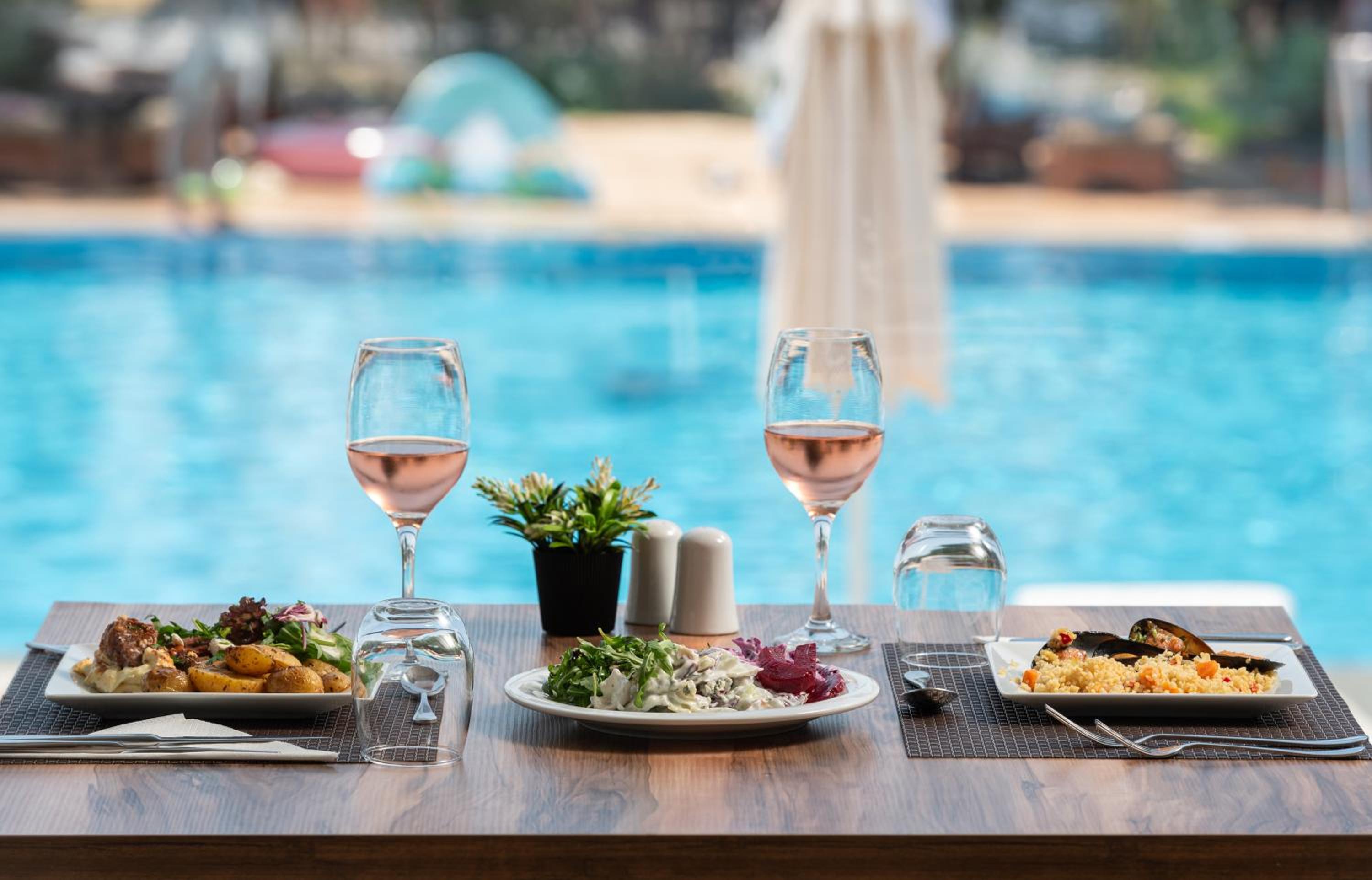 Swimming pool-spa