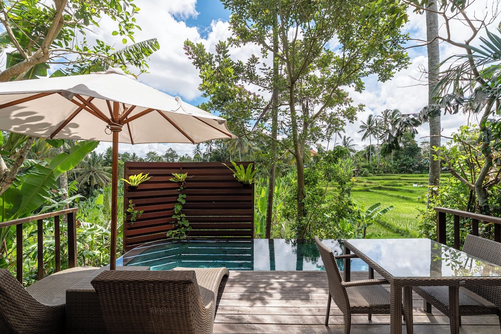 Private pool