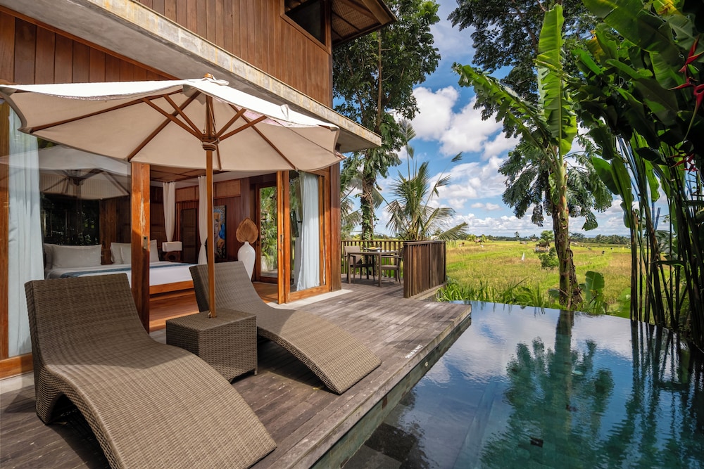 Private pool