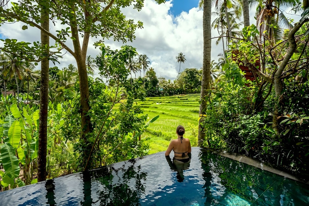 Private pool