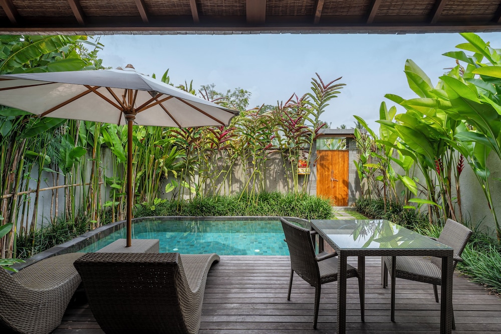 Private pool