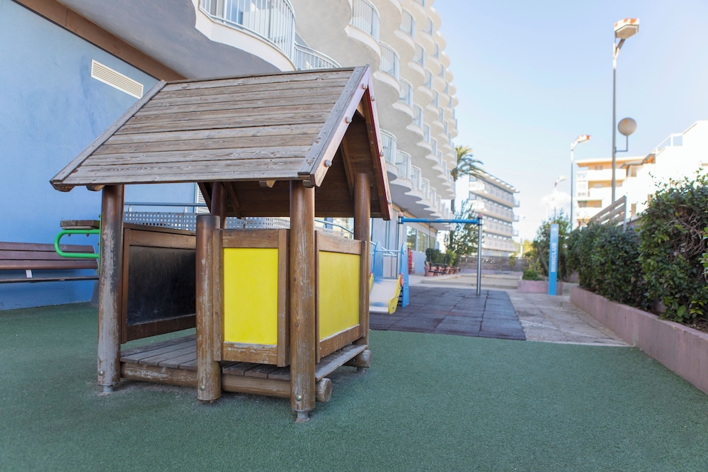 Children's play area - outdoor