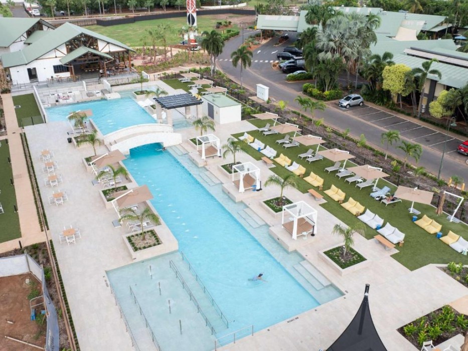 Swimming pool-spa