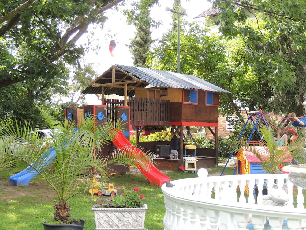 Children's play area - outdoor