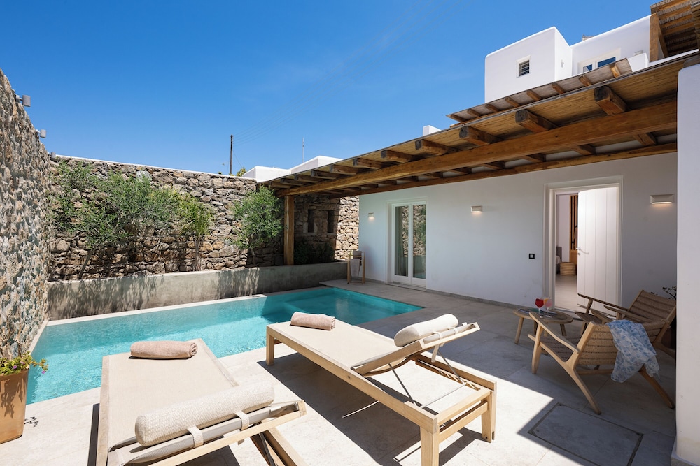 Private pool
