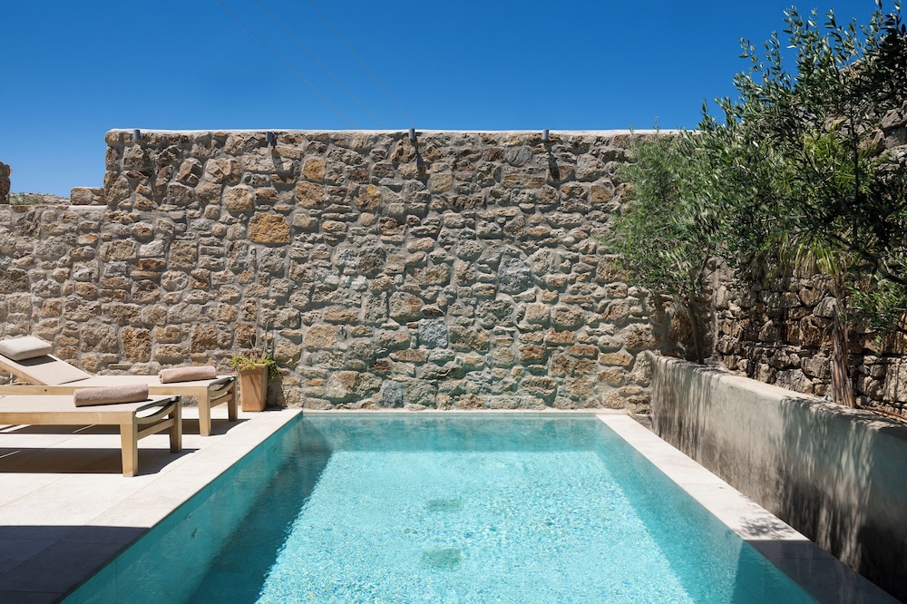 Private pool
