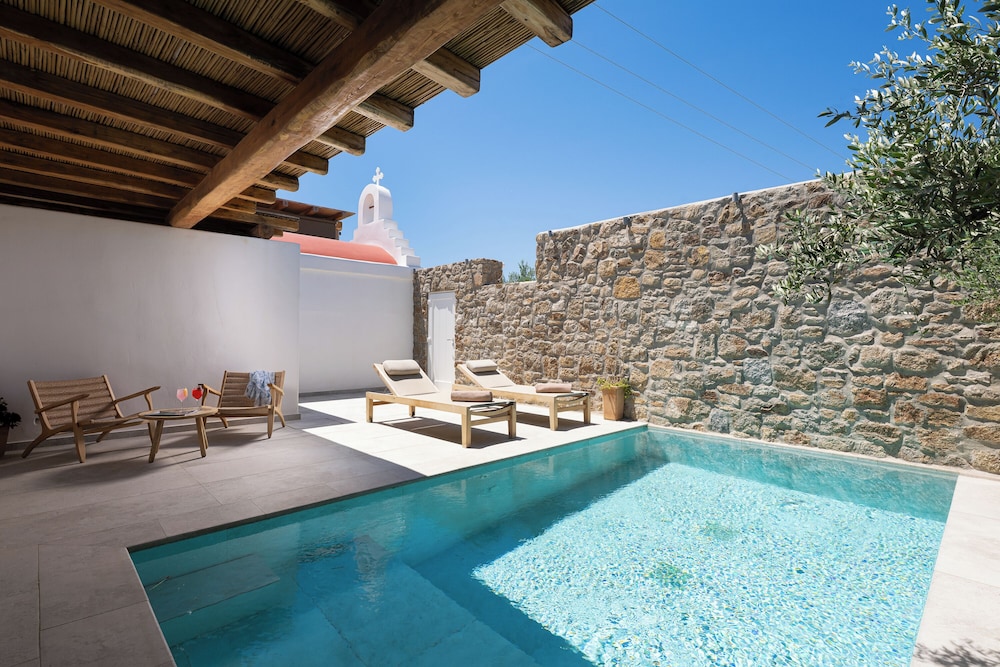 Private pool