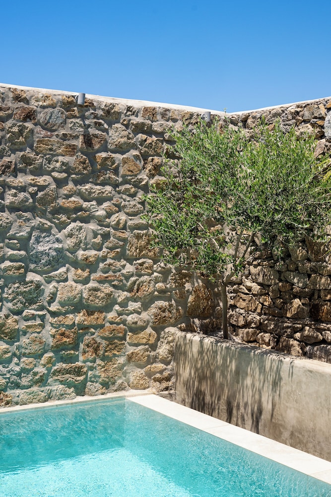 Private pool