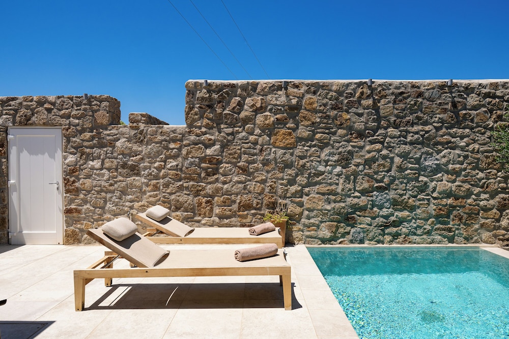 Private pool