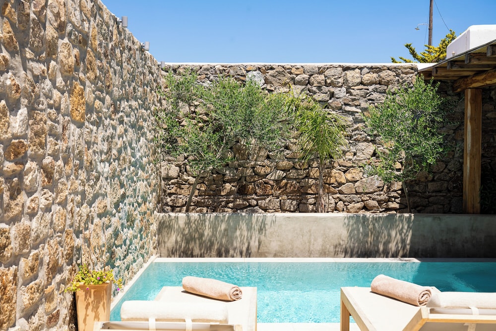 Private pool