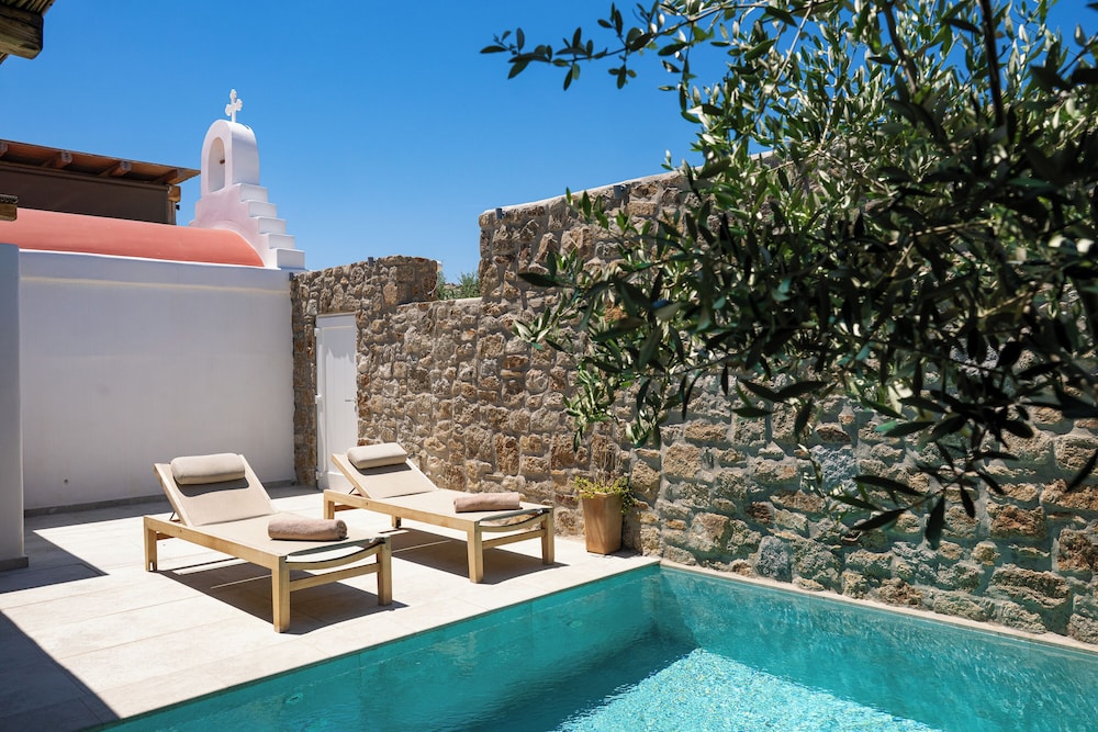 Private pool