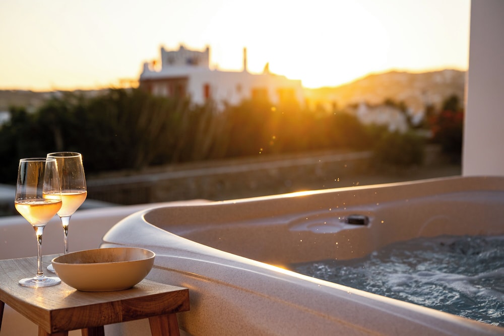 Private spa tub