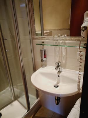 thumbnail: Bathroom