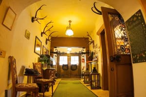 thumbnail: Interior entrance