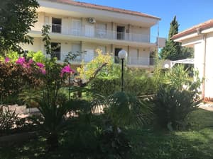 thumbnail: Exterior