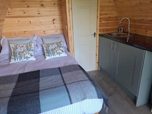 Beautiful and Cosy Garden Pod Saintives