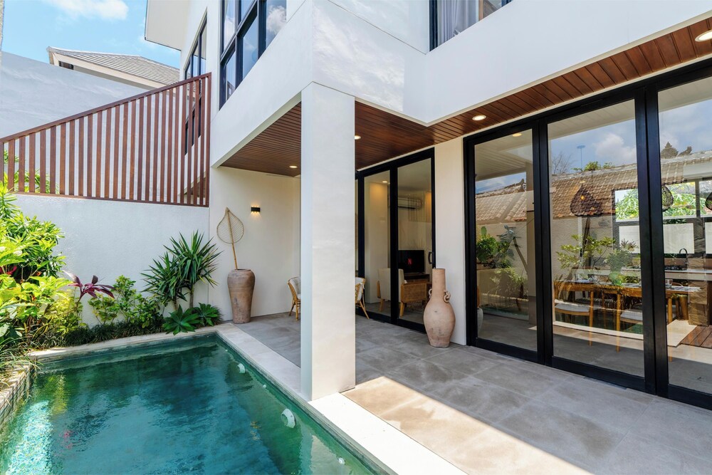 Private pool