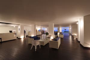 thumbnail: Lobby sitting area