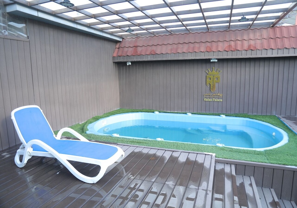 Private pool
