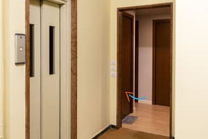 thumbnail: Interior entrance